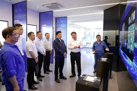 打造向上向前第一象限生力軍 錘煉甘于做人做事作難、受苦受累受屈的企業(yè)家隊伍——河南投資集團黨委書記、董事長劉新勇蒞臨安彩高科開展主題教育調(diào)研
